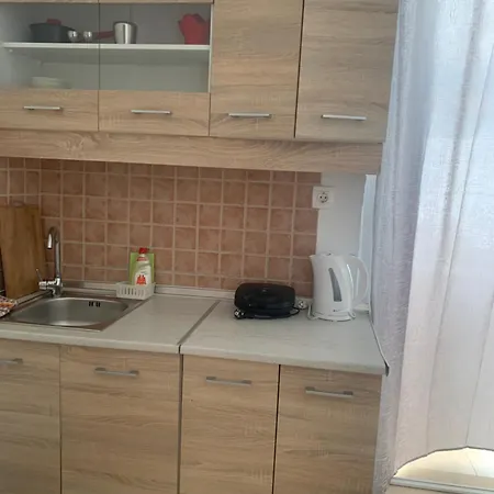 Sea View Studios Bali Harbour Beach Apartment *